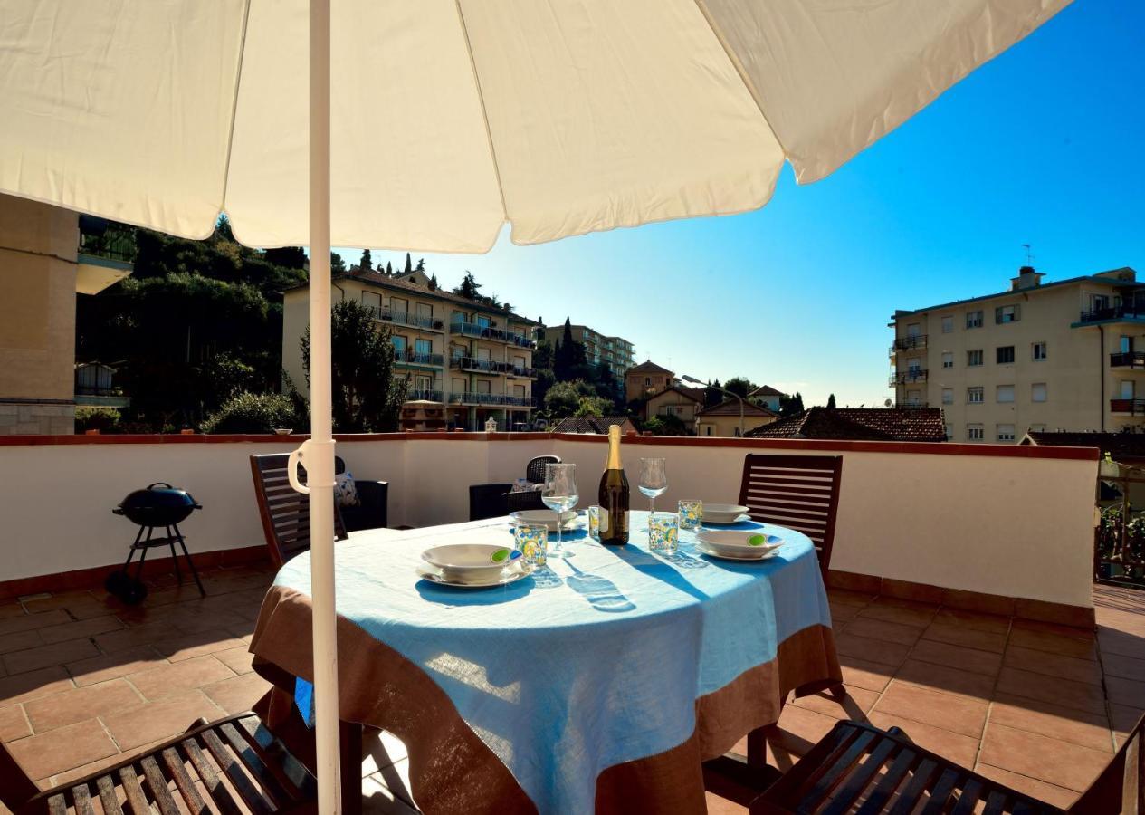 Casa Con Grande Terrazza, Ac, Wifi, Posto Auto E Vicino Al Mare Villa อิมเปรีอา ภายนอก รูปภาพ