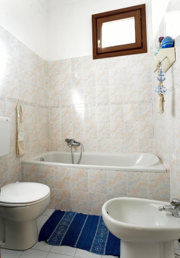 Casa Con Grande Terrazza, Ac, Wifi, Posto Auto E Vicino Al Mare Villa อิมเปรีอา ภายนอก รูปภาพ