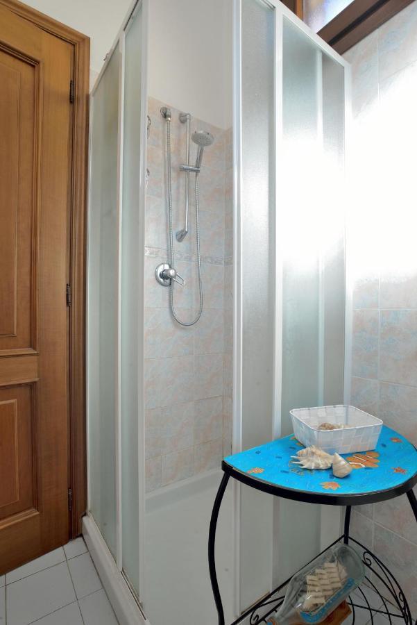 Casa Con Grande Terrazza, Ac, Wifi, Posto Auto E Vicino Al Mare Villa อิมเปรีอา ภายนอก รูปภาพ